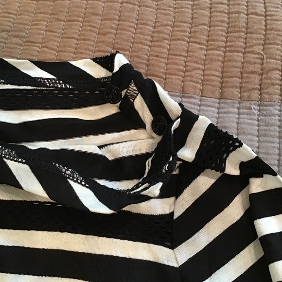Intrend Black & White Striped Top 3/4 Sleeves L - Picture 7 of 8